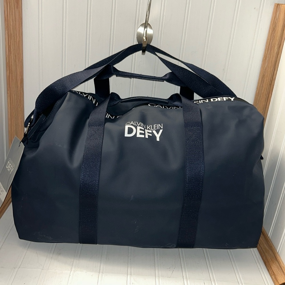 Calvin Klein Defy Collection Duffle Travel Bag New with Tags